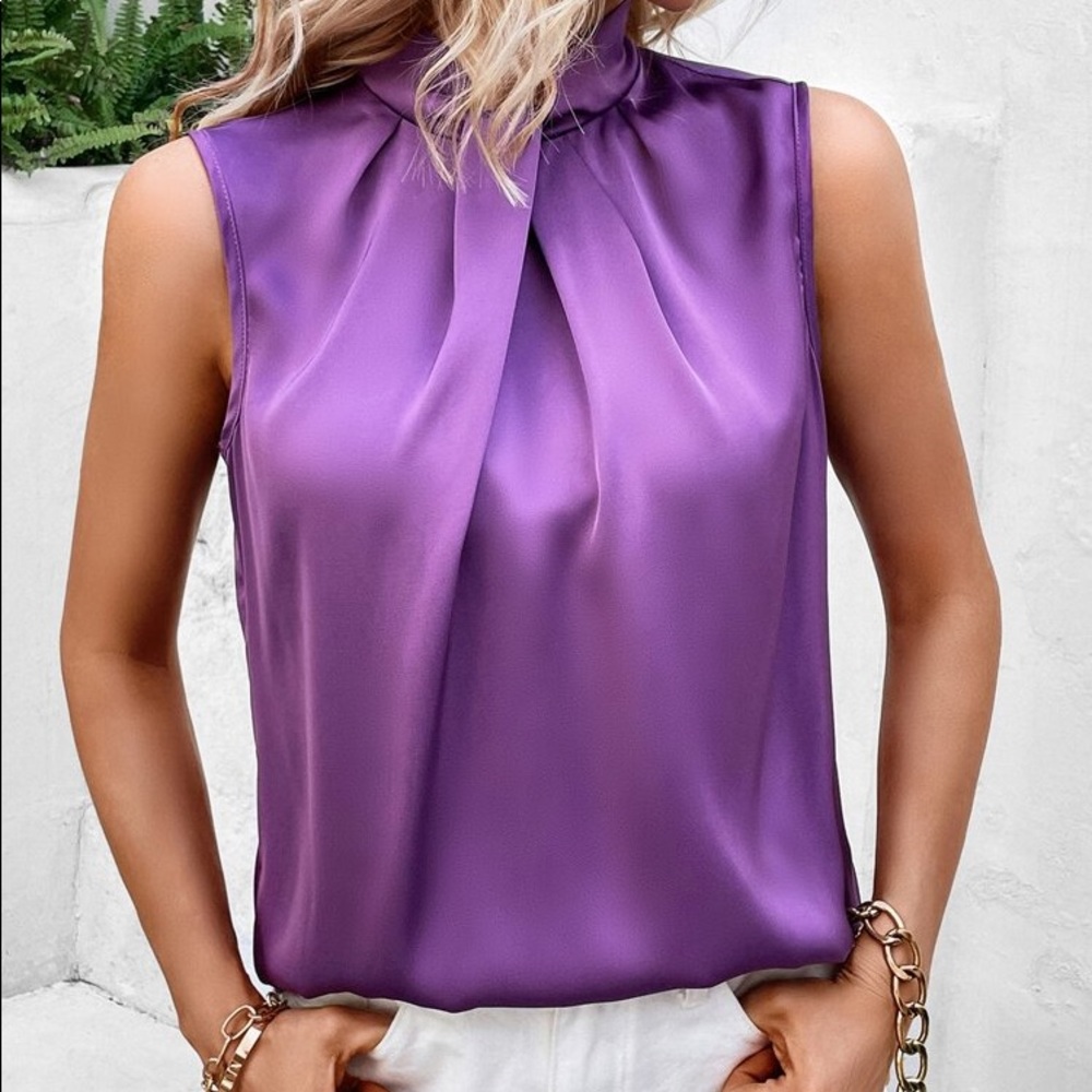 💜 ELEGANT PURPLE SATIN LOOSE FIT SLEEVELESS TOP! - Picture 1 of 6